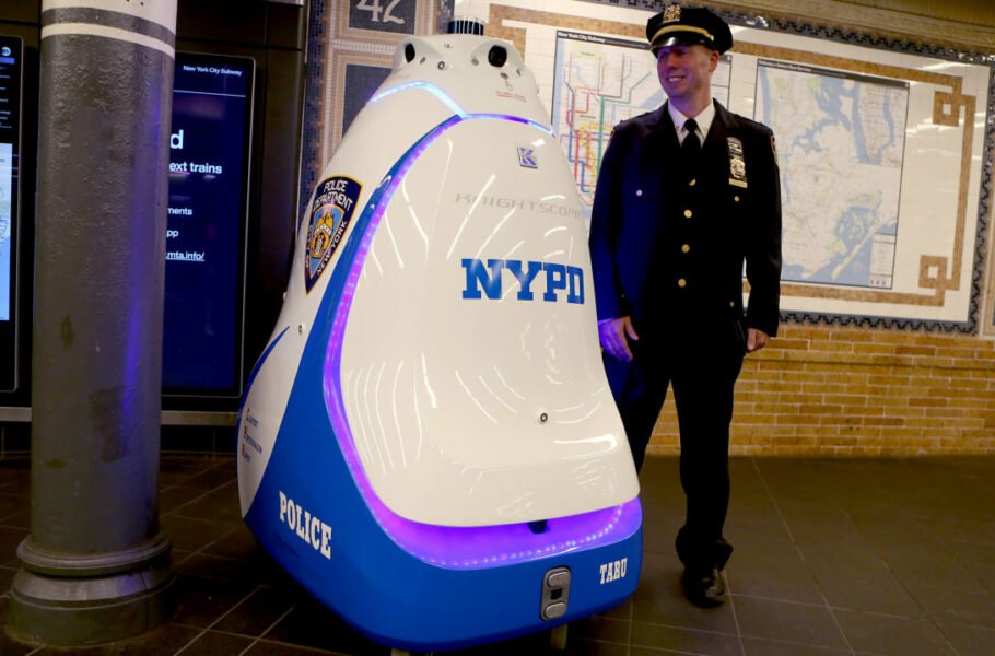 برای حفظ امنیت ایستگاه مترو میدان تایمز از ربات استفاده می شود